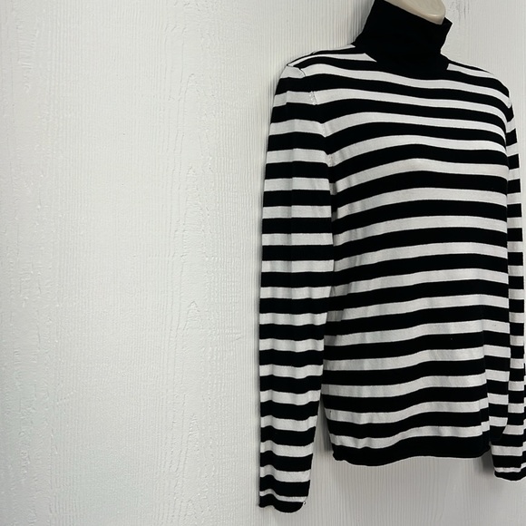 Zara - Black And White Stripe Soft Turtleneck Lightweight Sweater Size Large - Picture 4 of 10